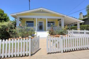 611 E Sola St