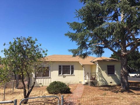 440 Larmier Ave
