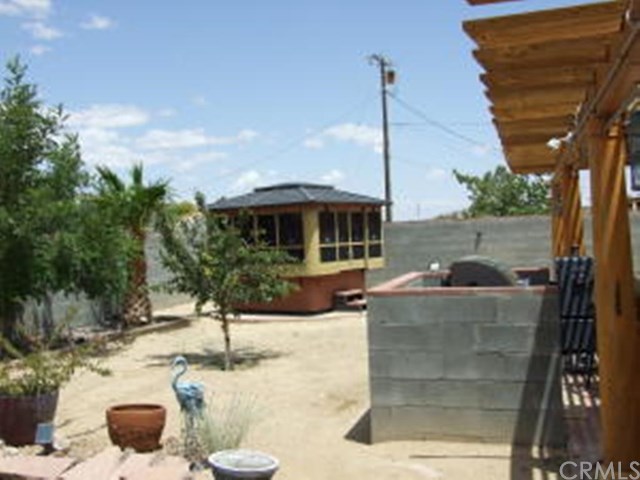 9601 Peach Ave