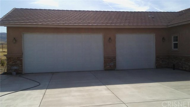 For Sale: 10711 W Silverwind Ave Lancaster, CA 93536