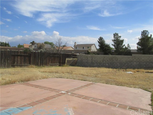 For Sale: 1460 Springline Dr Palmdale, CA 93550