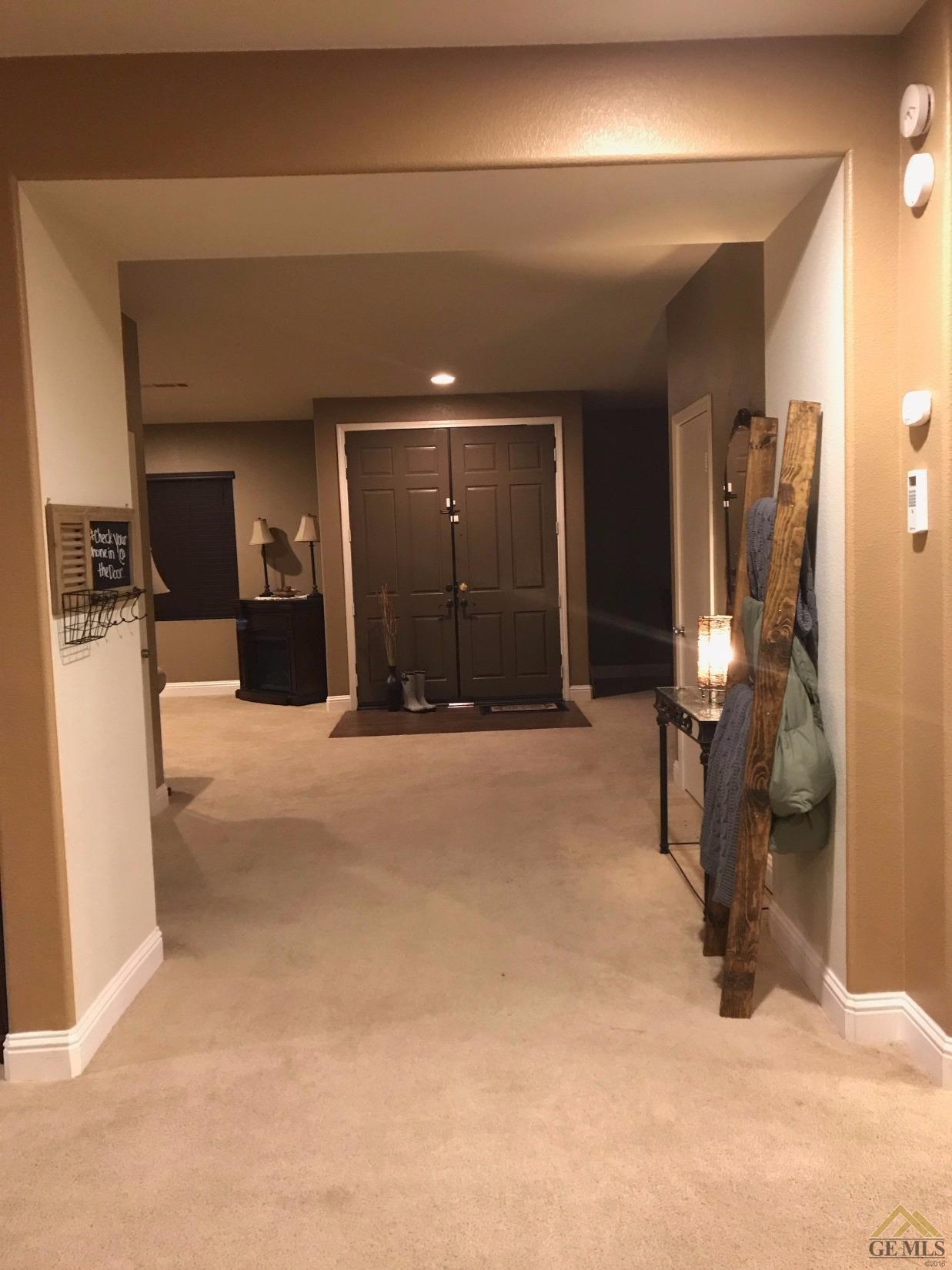 19832 Cross Way
