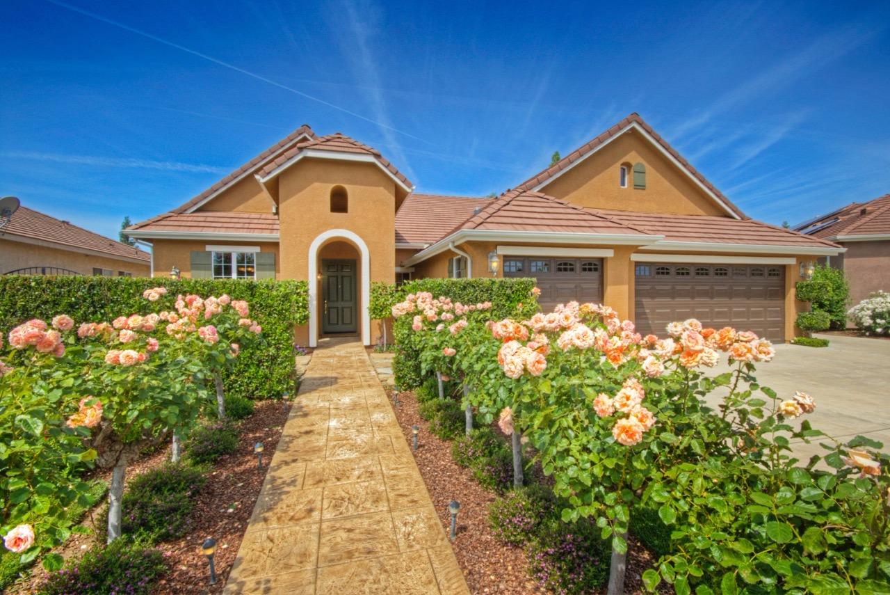 3132 Hornet Ave, Clovis CA 93611