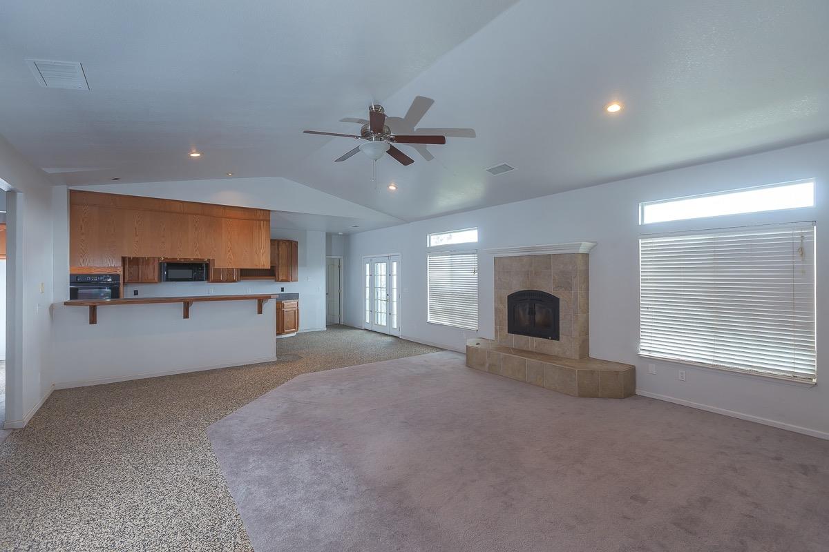 32672 Woodhill Ln