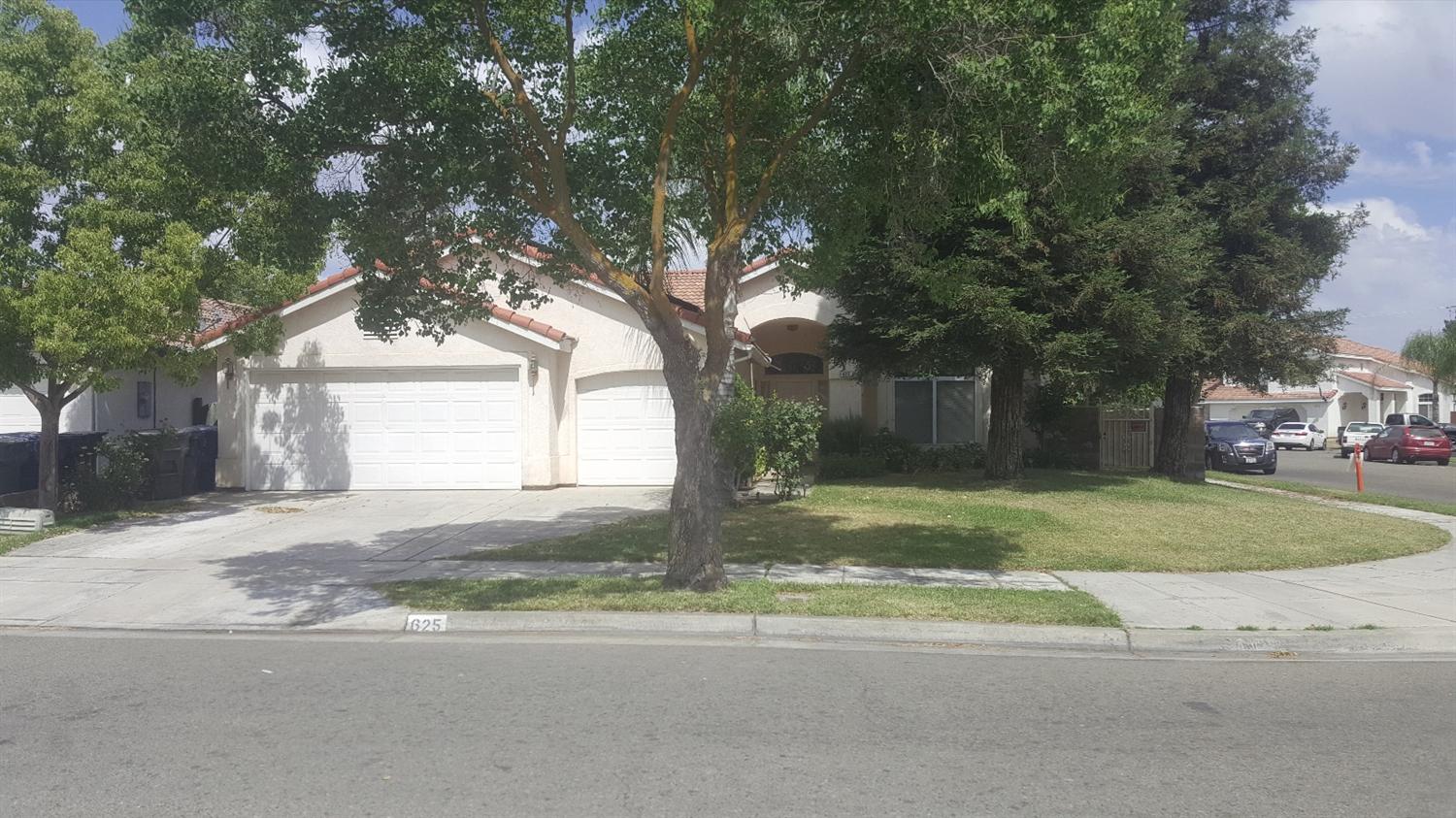 For Sale: 625 Petite Ave Madera, CA 93637