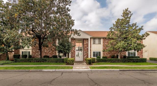 1535 W Pontiac Way