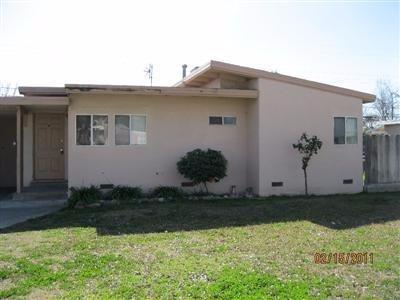 1535 W Pontiac Way