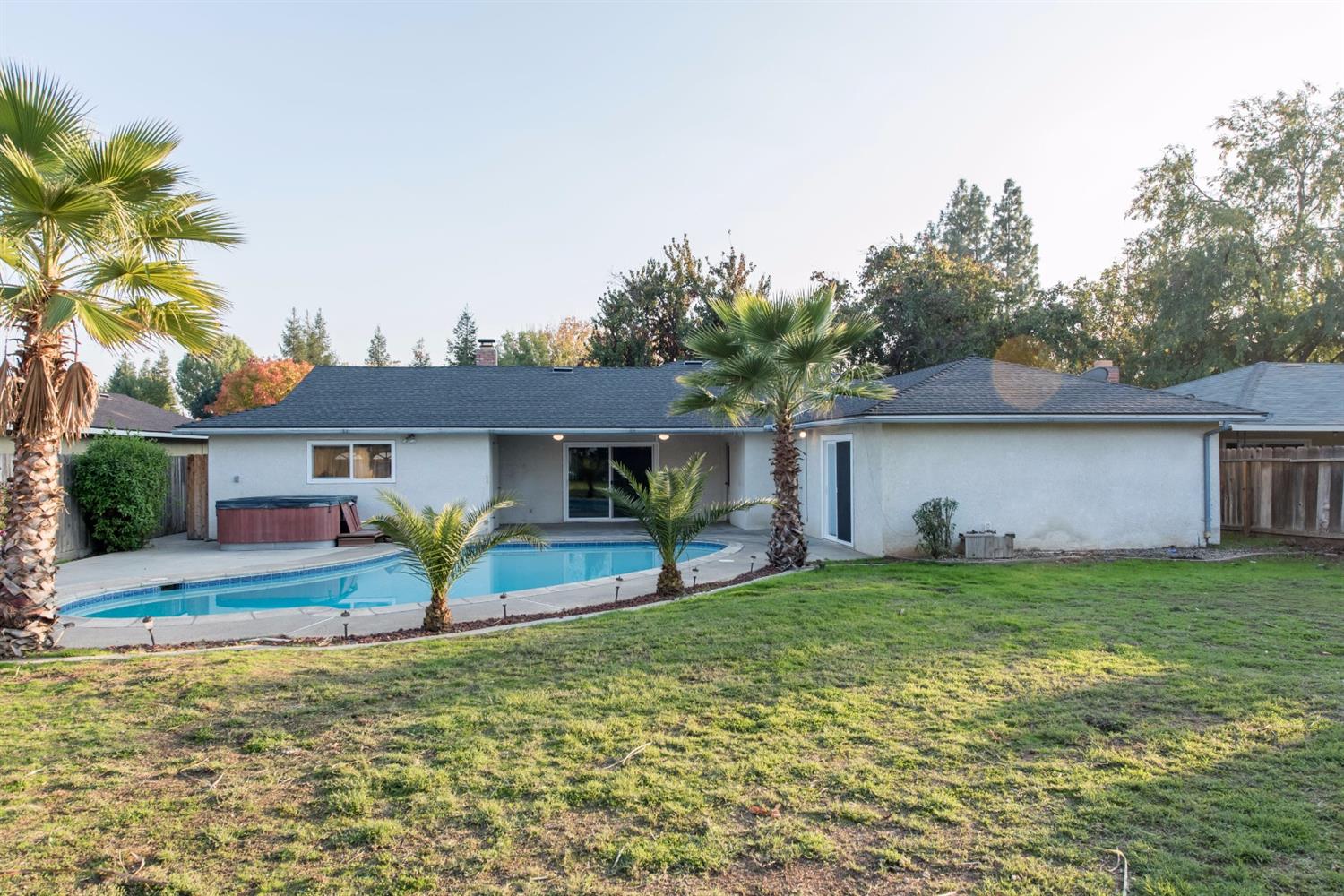 2316 E Los Altos Ave