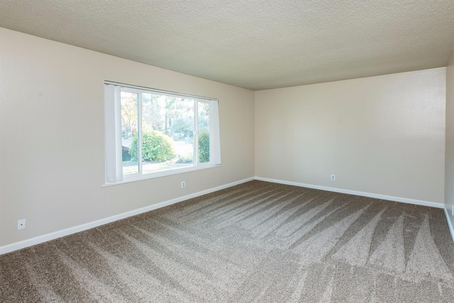 2316 E Los Altos Ave