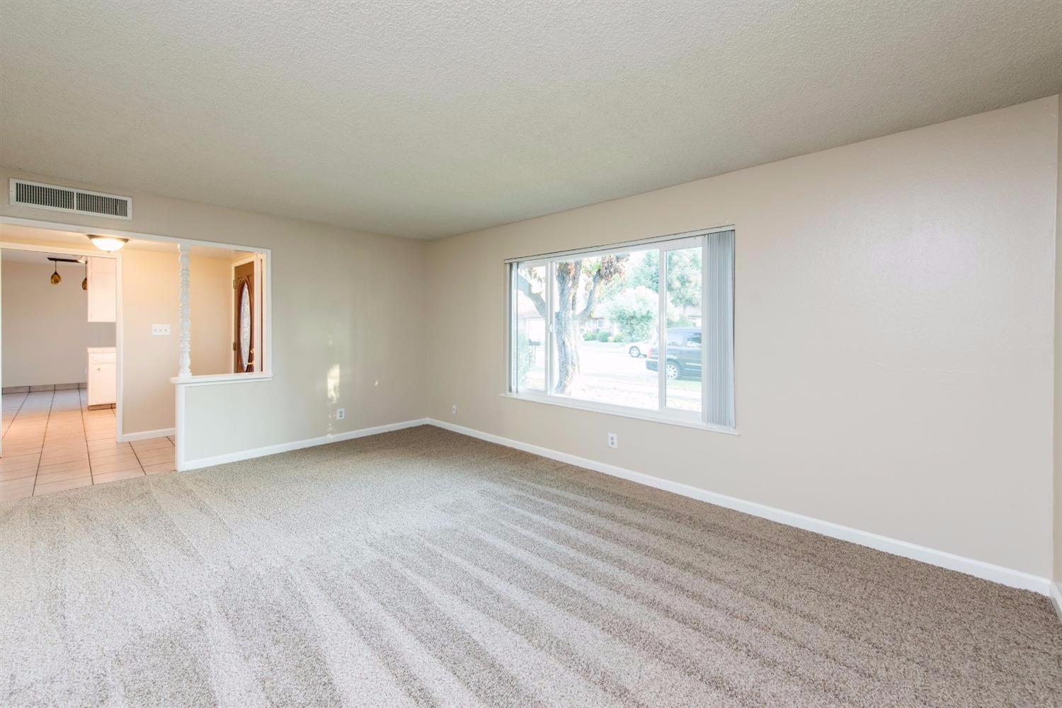 2316 E Los Altos Ave