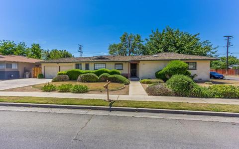 7166 N Fruit Ave #129