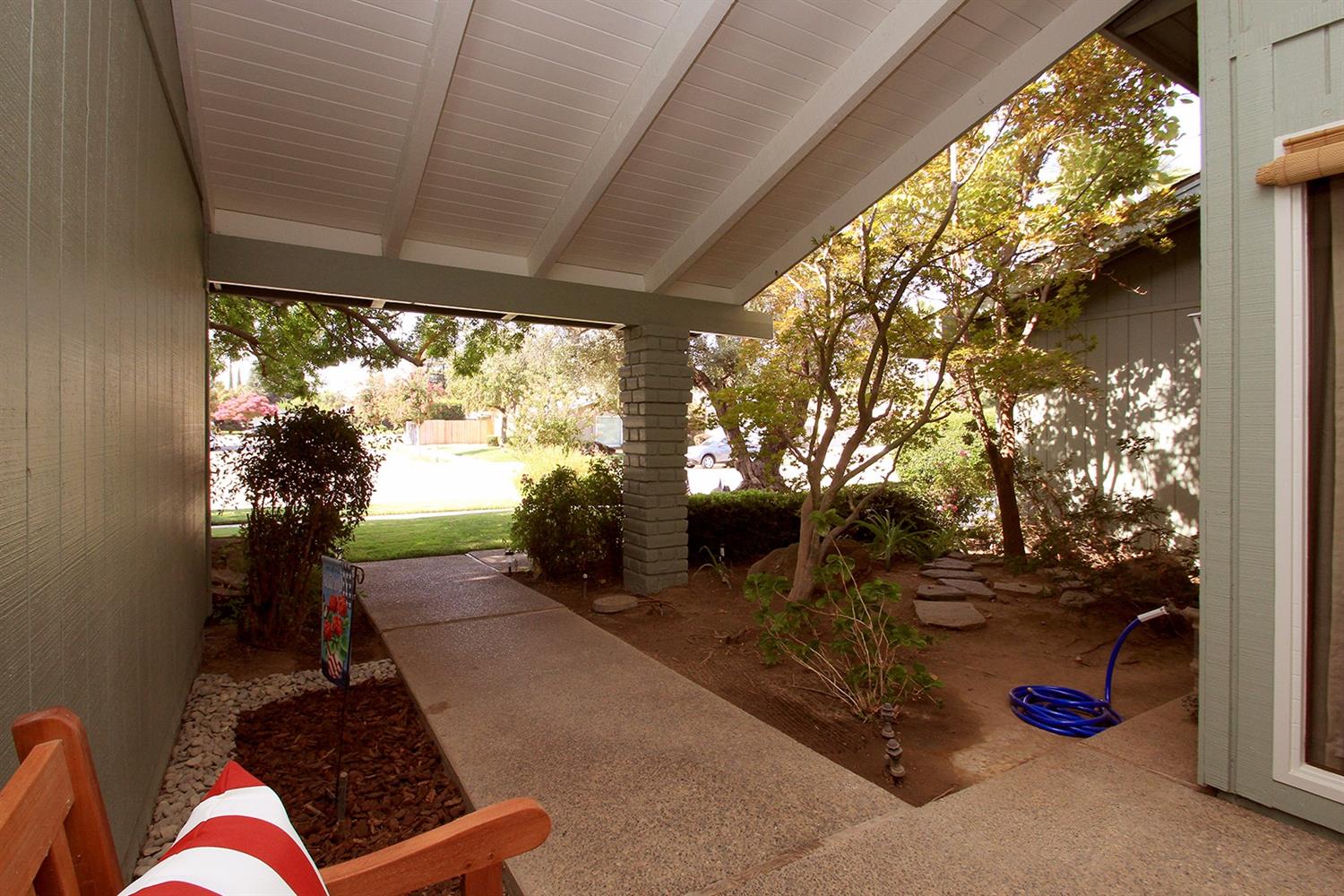 264 E Loyola Ave