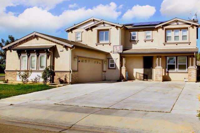 2372 N Sonora Ave