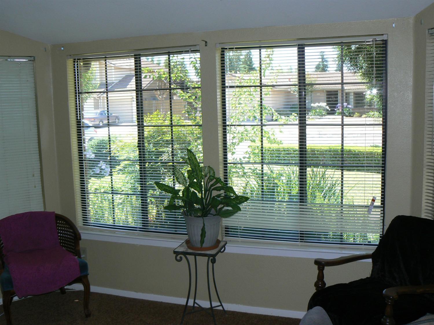 For Sale: 4170 W Wathen Ave Fresno, CA 93722