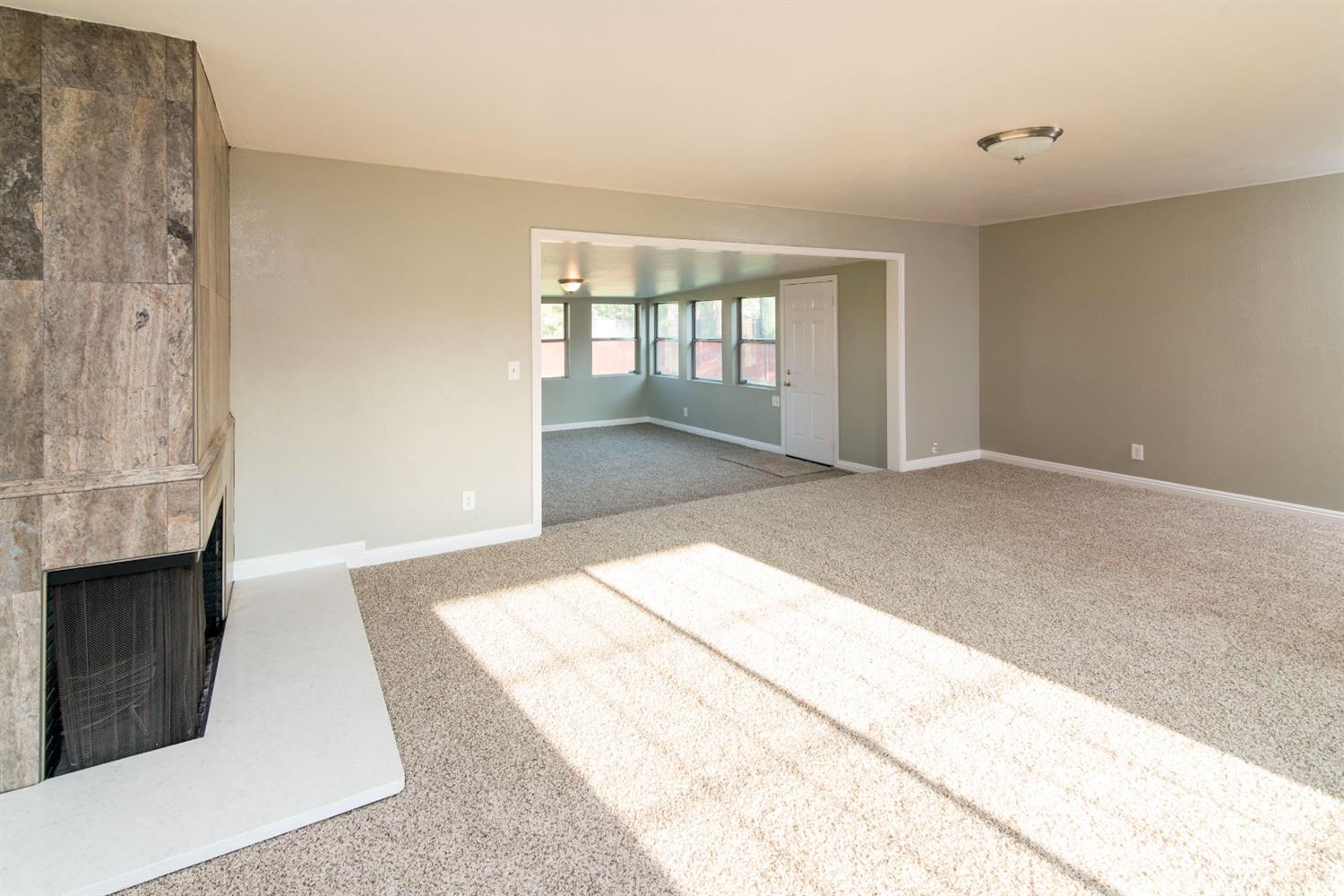 5747 E Bernadine Dr