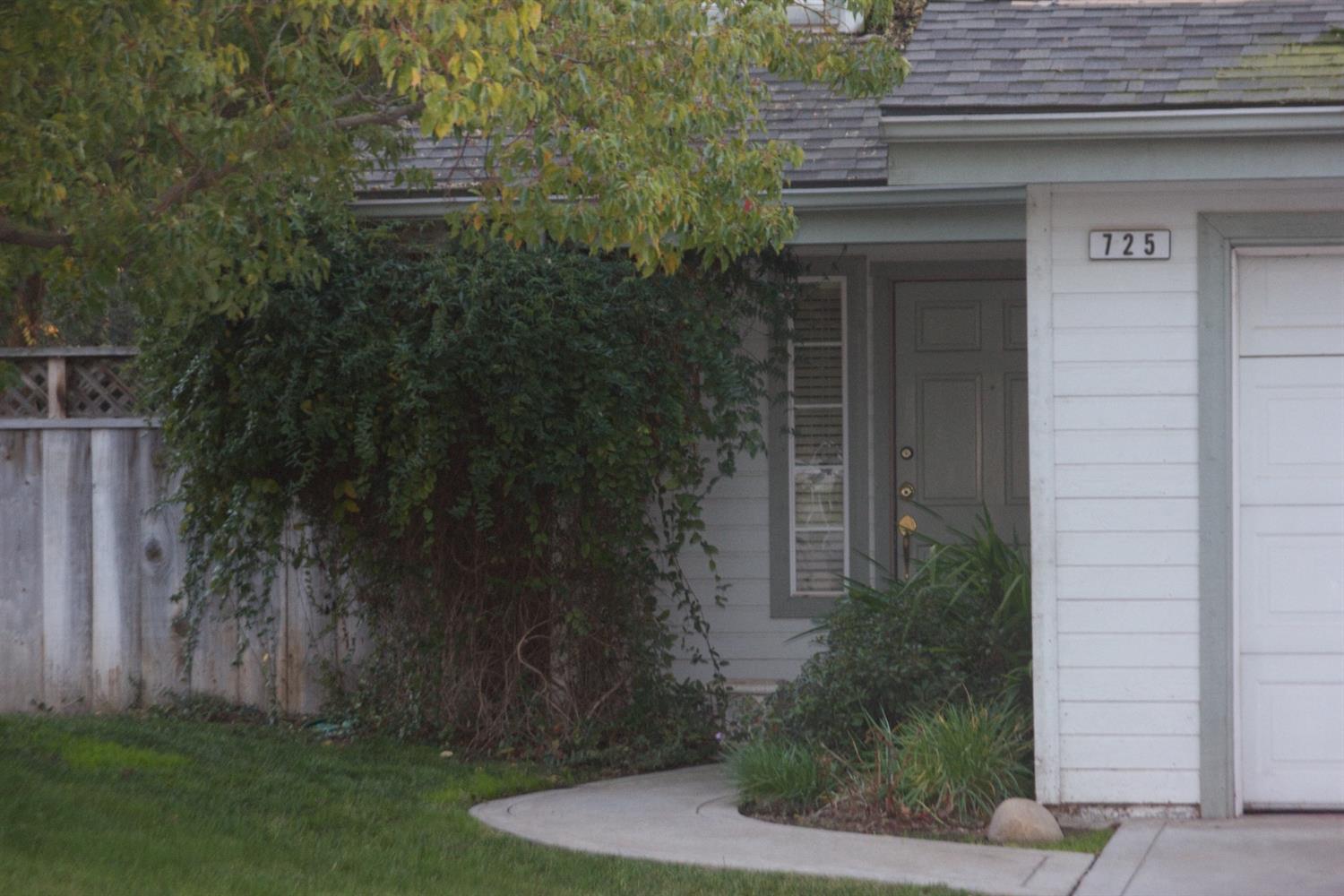 10329 N Baird