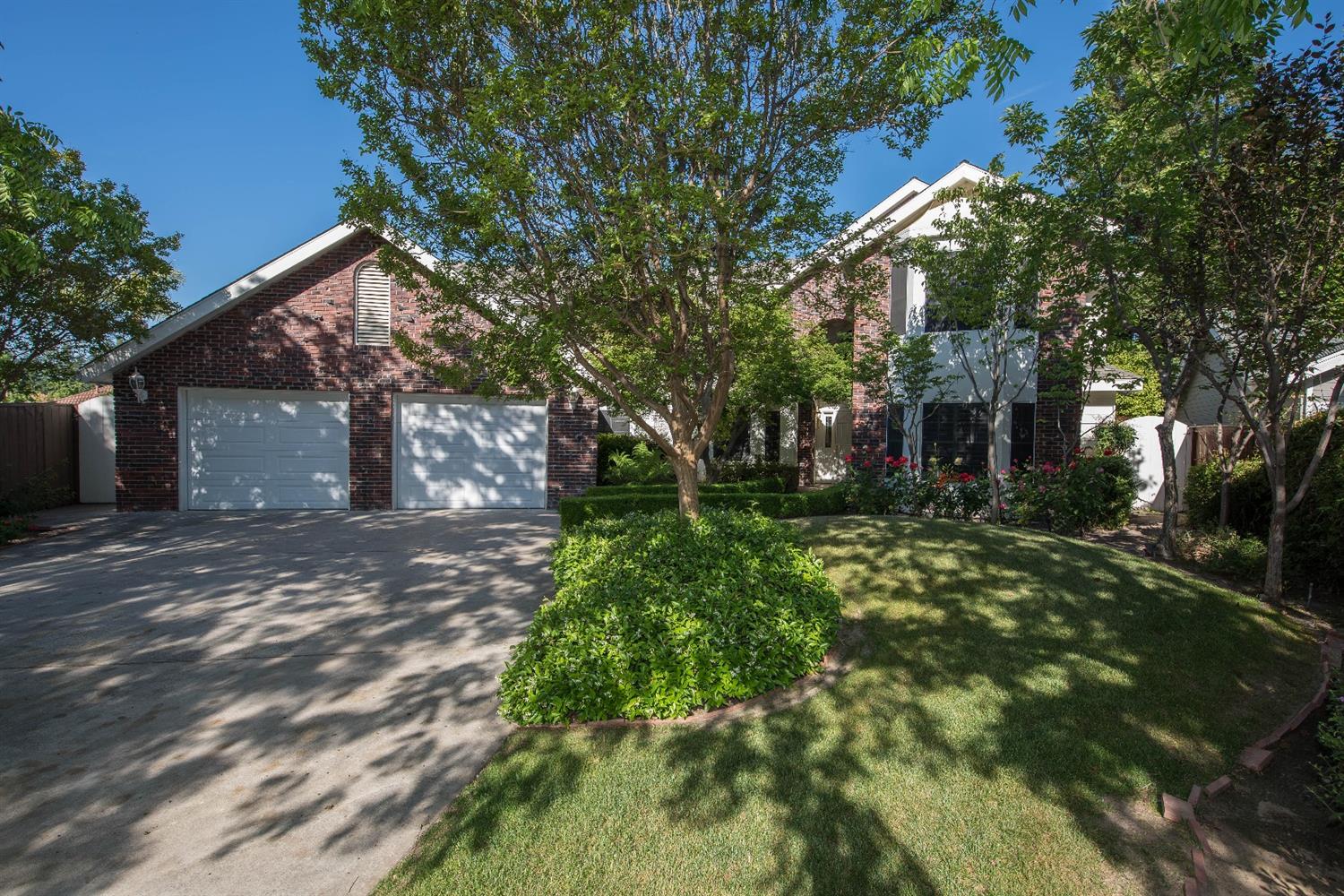 965 E Sutton Dr