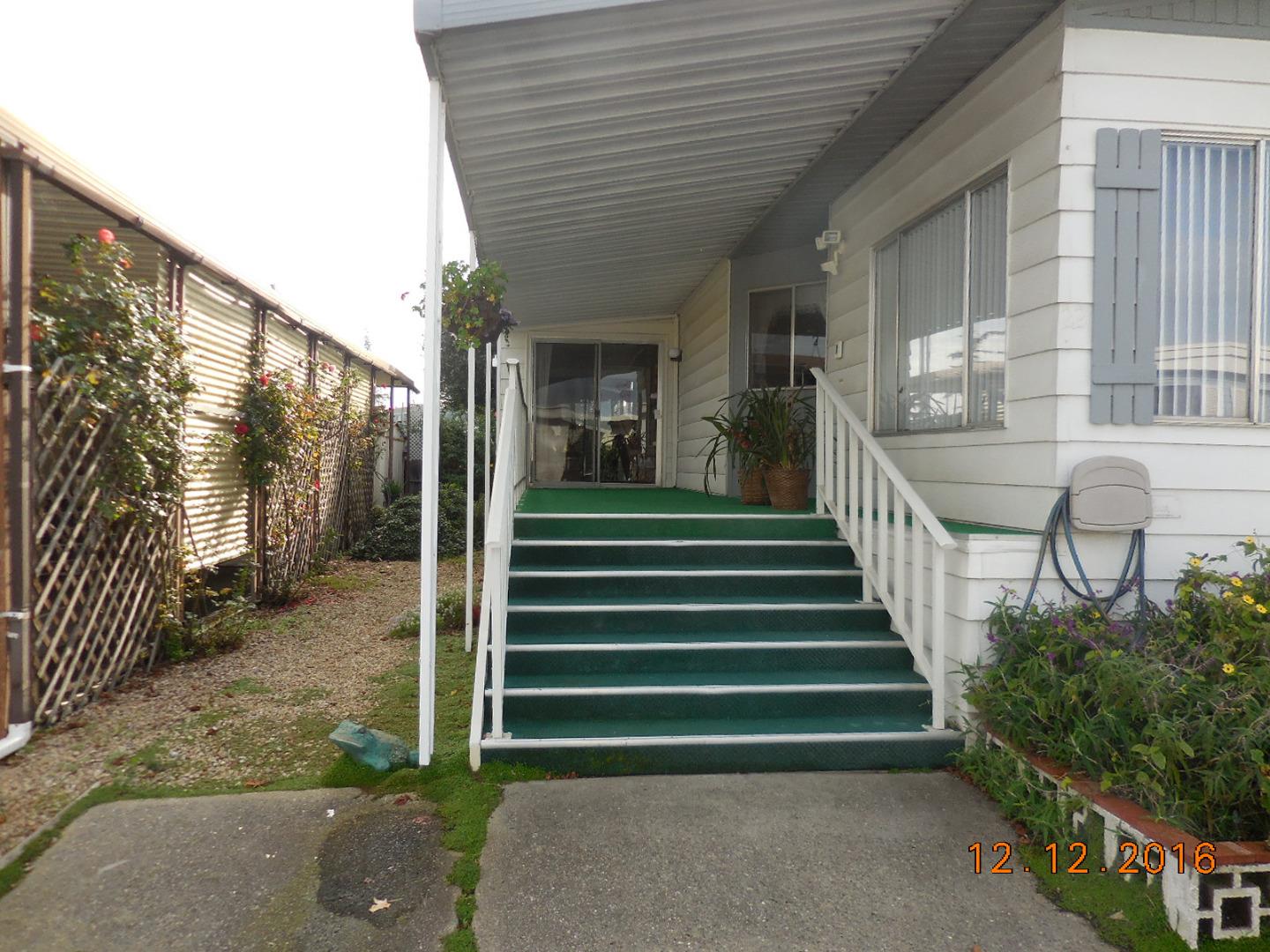 150 Kern St #22