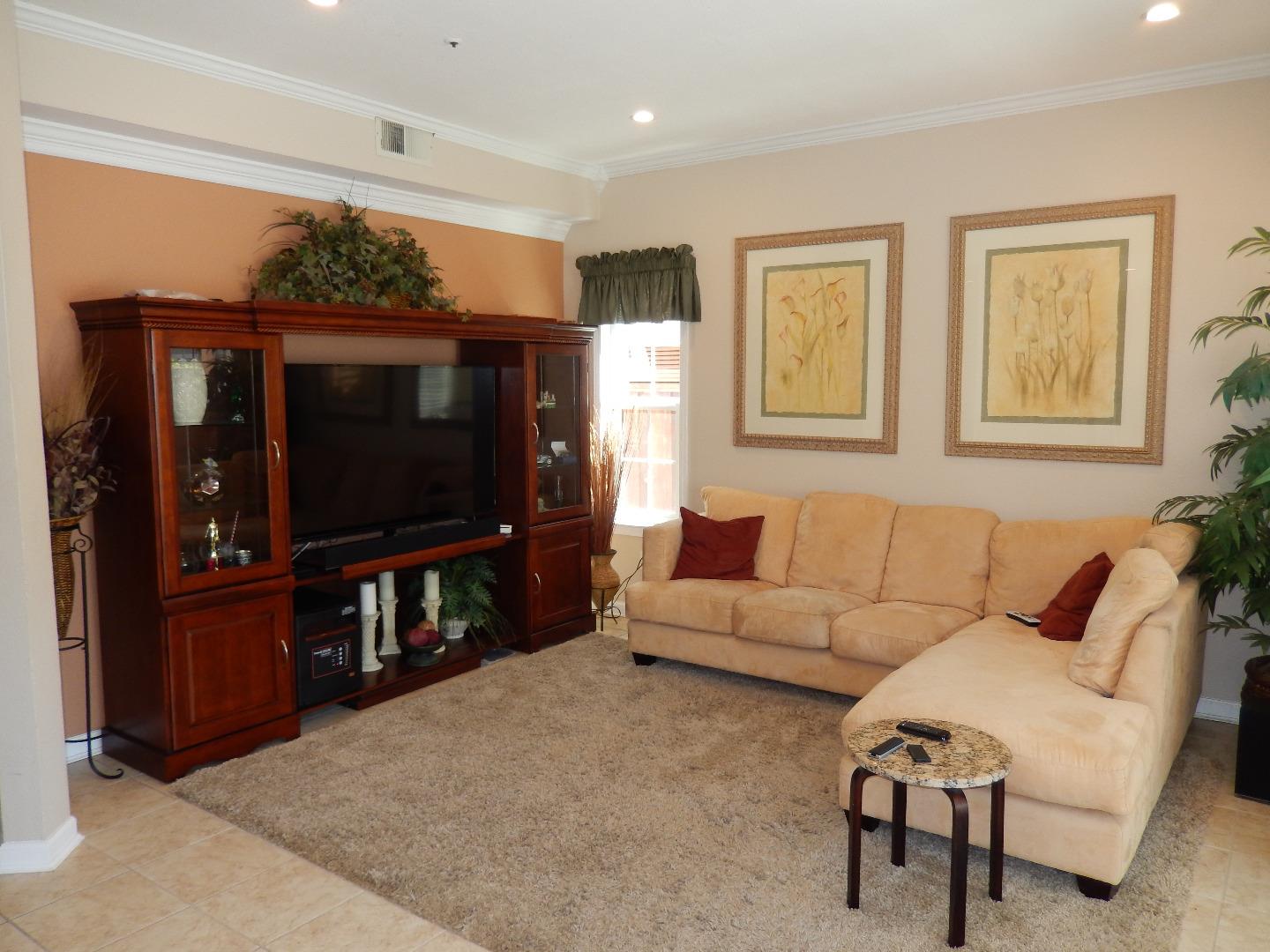 11 Elmsford Cir
