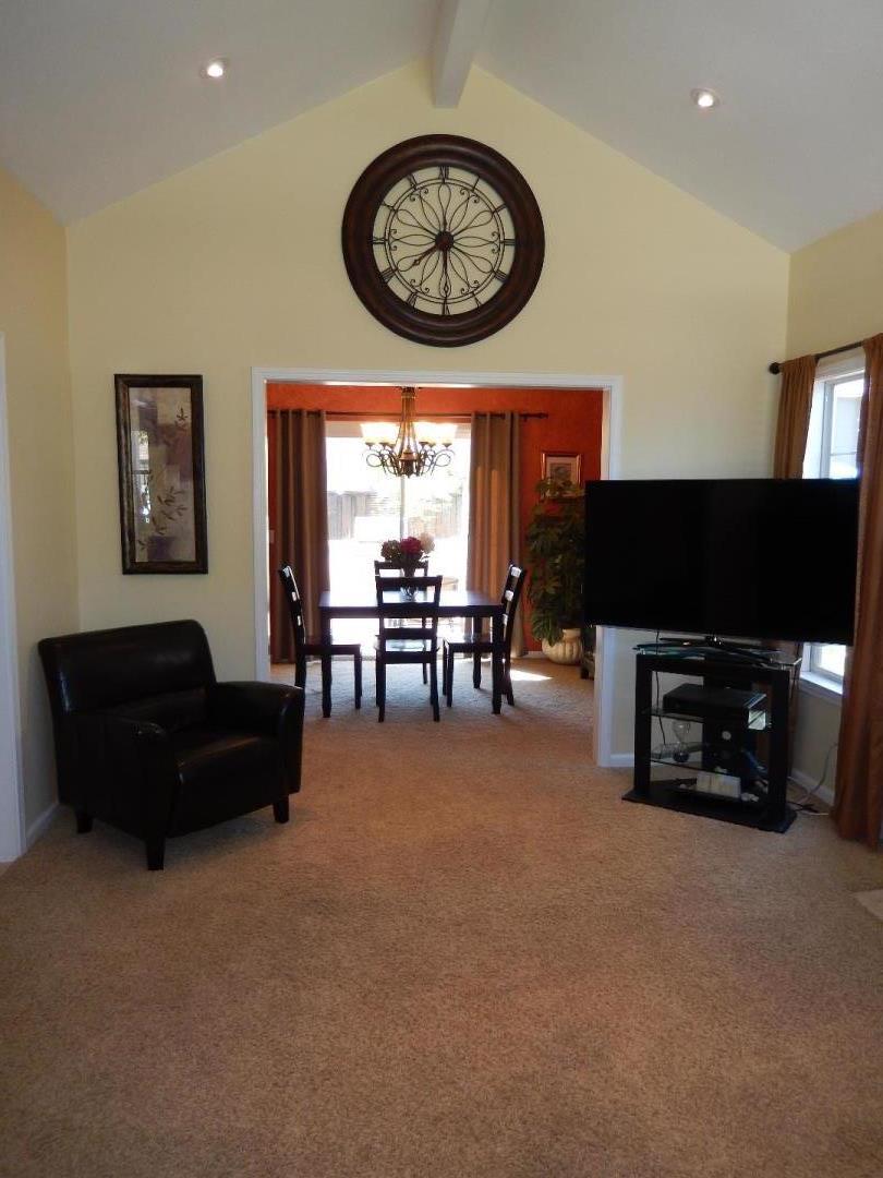 11 Elmsford Cir