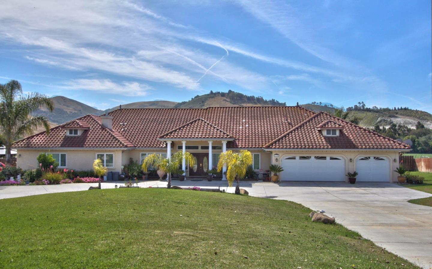 For Sale: 21152 Valle San Juan Dr Salinas, CA 93907
