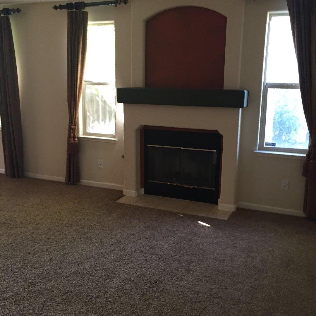 546 Granada Ct
