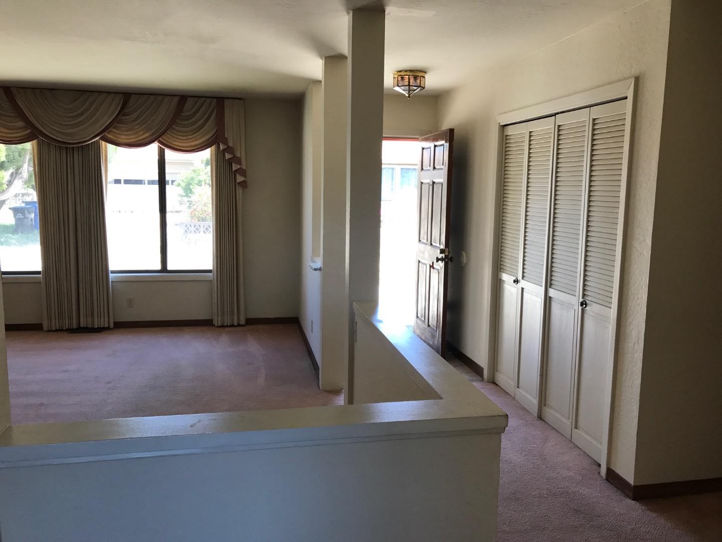270 Reindollar Ave