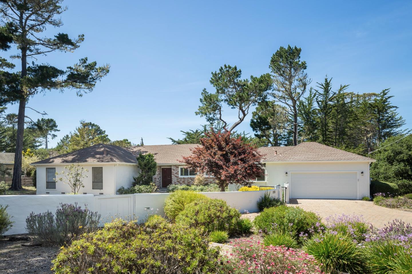 1039 Laurel Ln