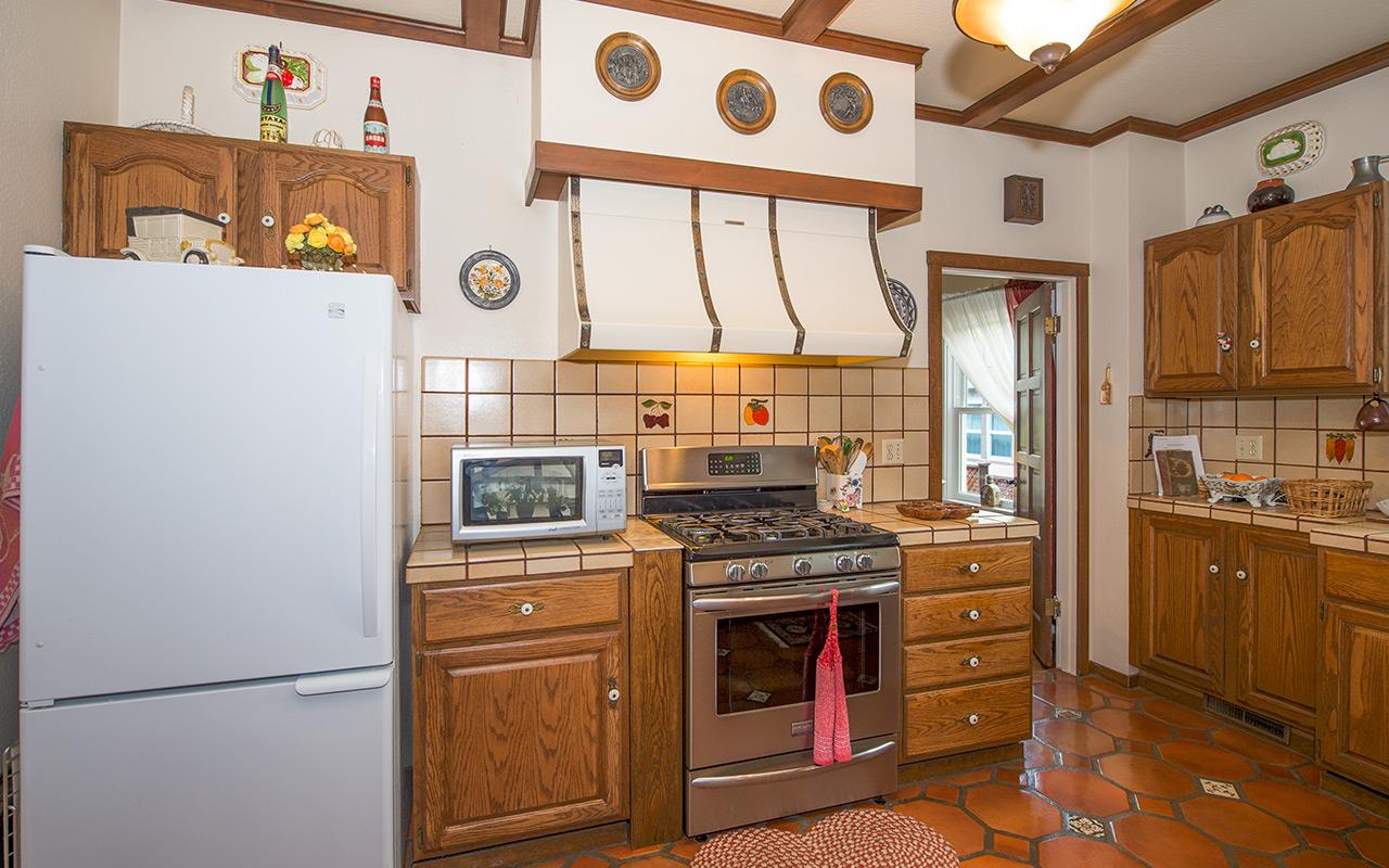 For Sale: 724 Newhall Rd Burlingame, CA 94010