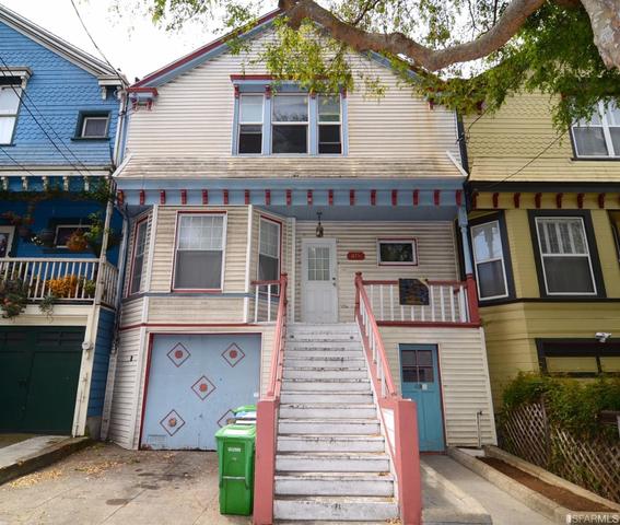 566 London St