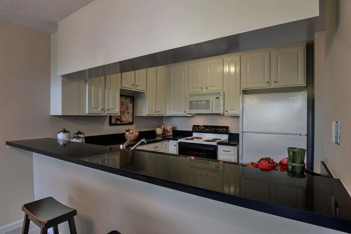 For Sale: 725 Mariposa Ave #APT 307 Mountain View, CA 94041