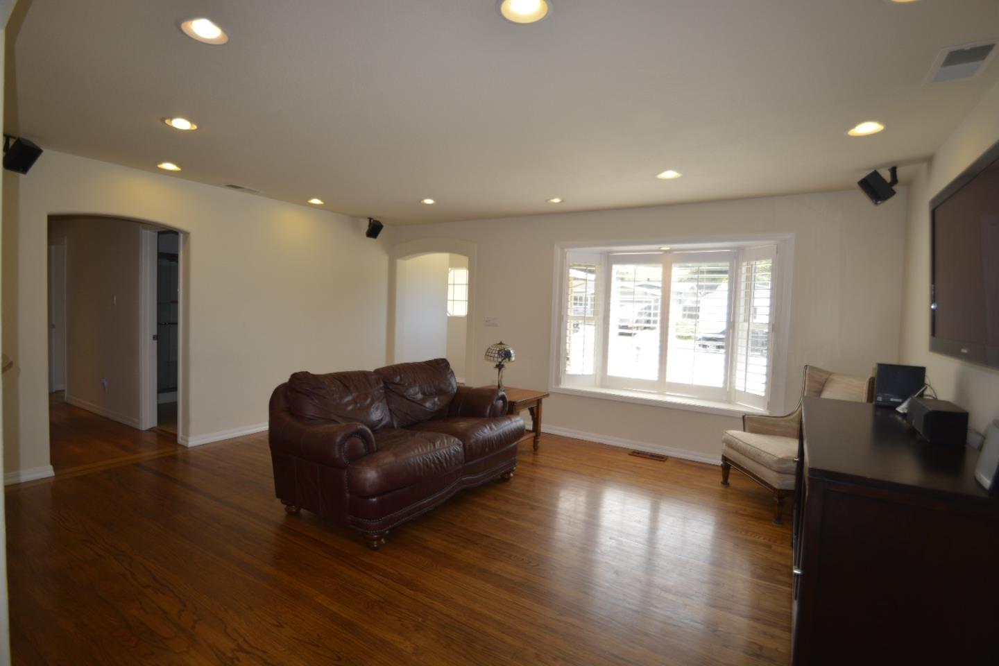 For Sale: 267 Seaside Dr Pacifica, CA 94044