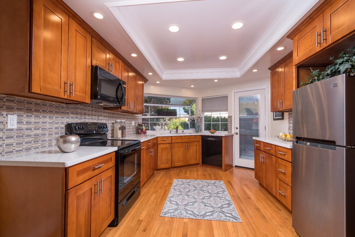 566 Skiff Cir
