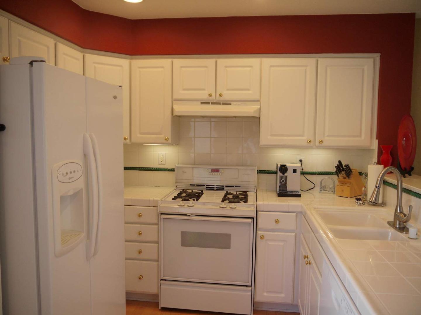 4 Knot Ln, Redwood City CA 94065