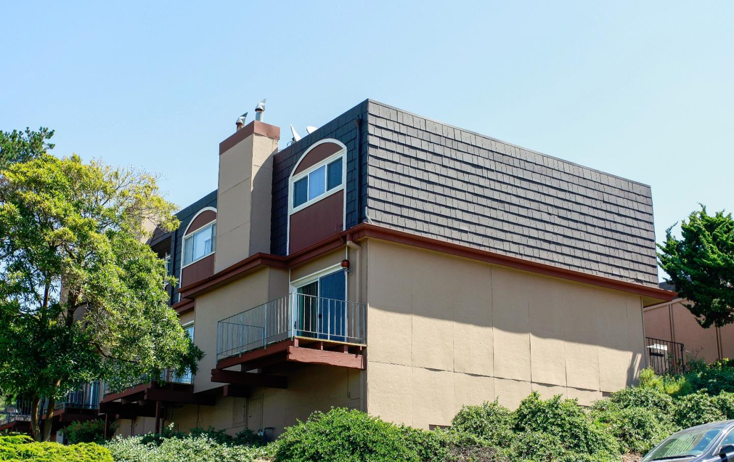 For Sale: 884 Ridge Ct #APT 34 South San Francisco, CA 94080