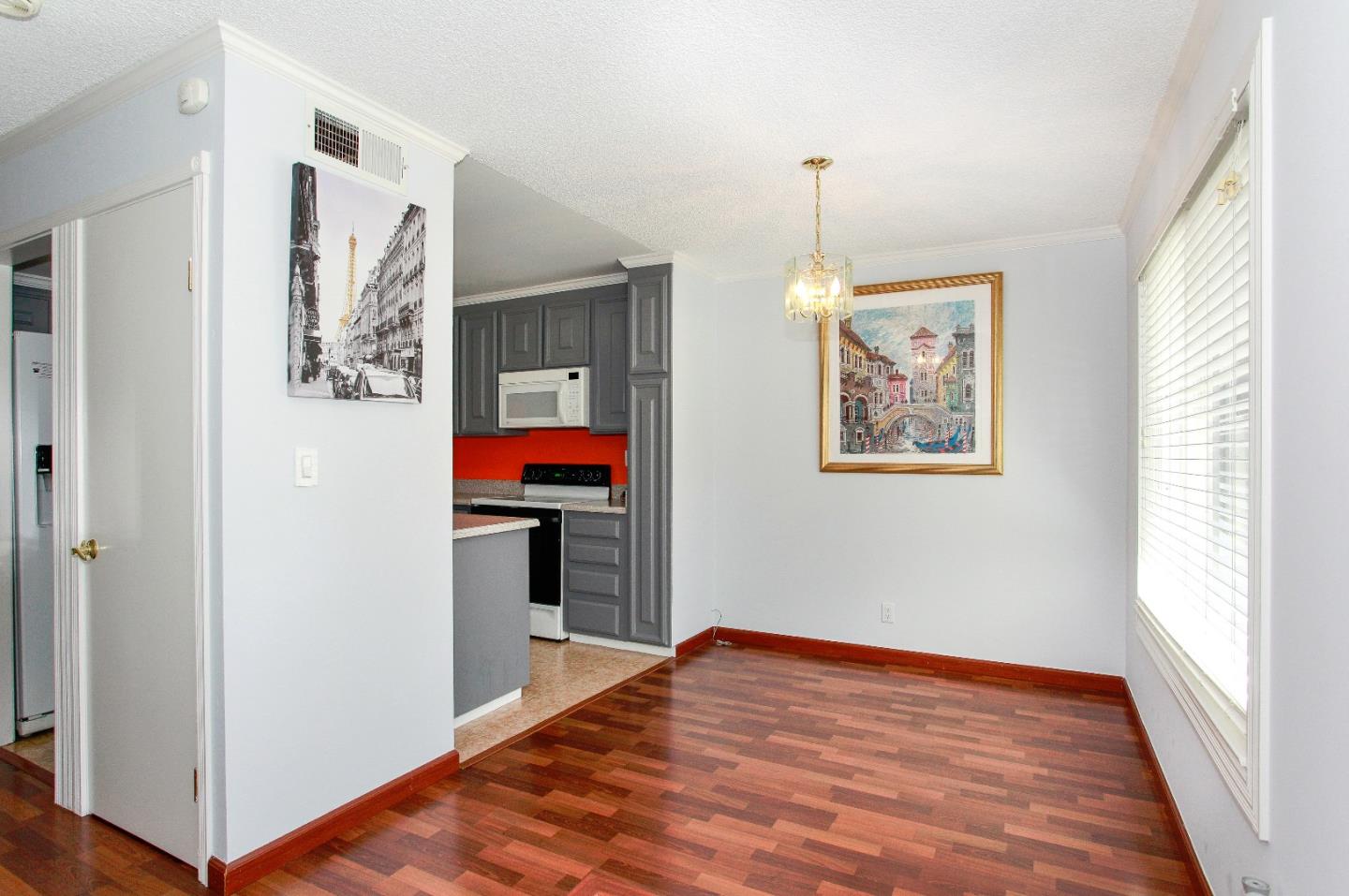 For Sale: 884 Ridge Ct #APT 34 South San Francisco, CA 94080