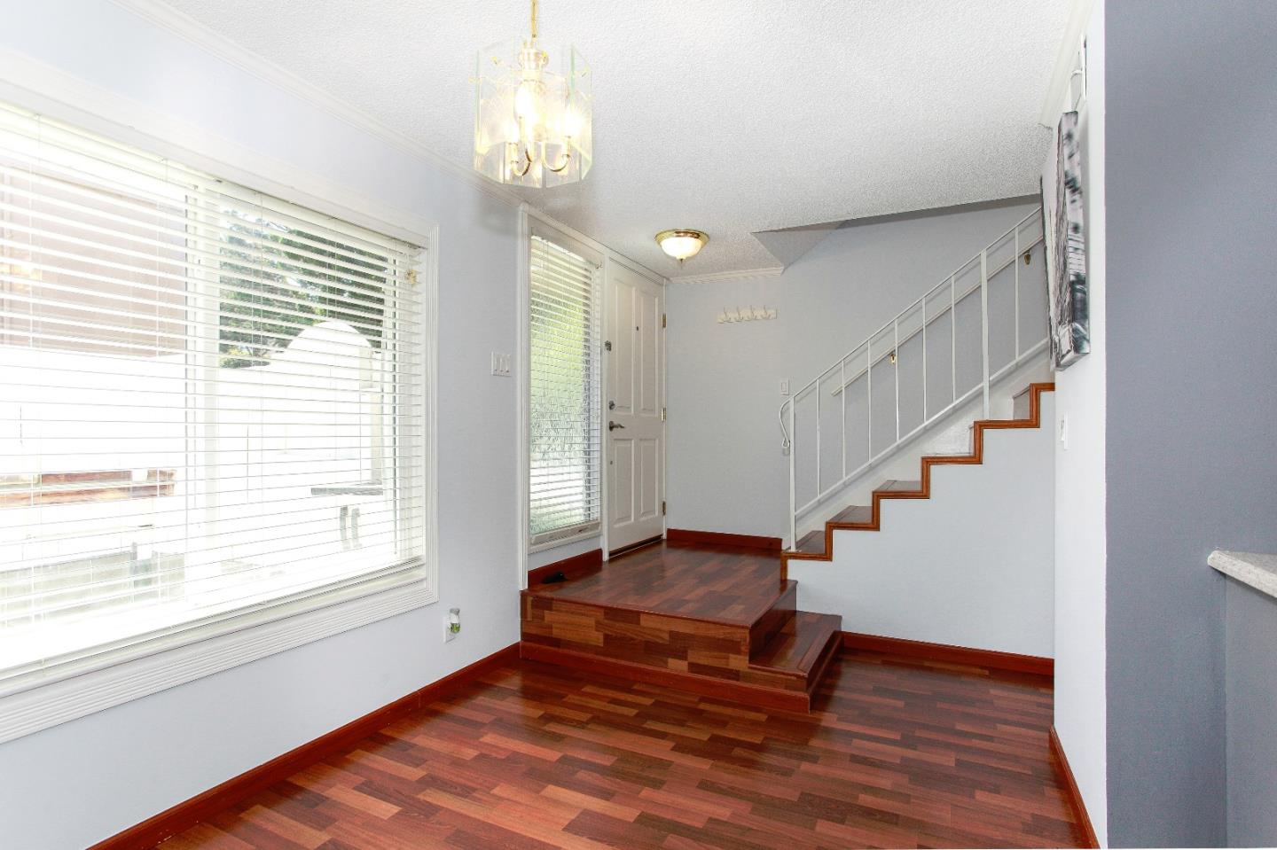 For Sale: 884 Ridge Ct #APT 34 South San Francisco, CA 94080