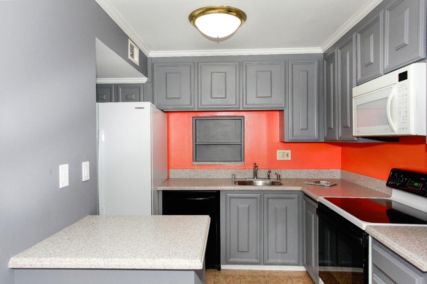 For Sale: 884 Ridge Ct #APT 34 South San Francisco, CA 94080