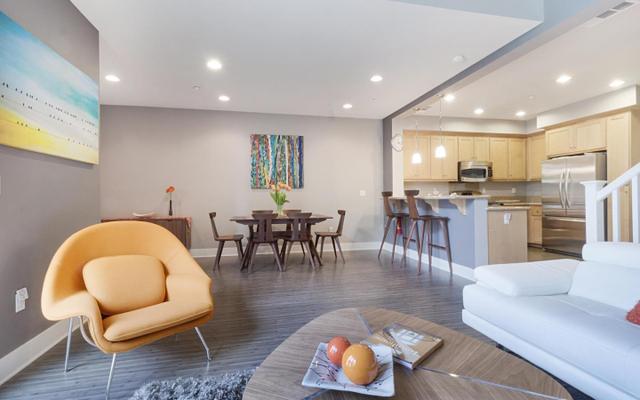 102 Evandale Ave