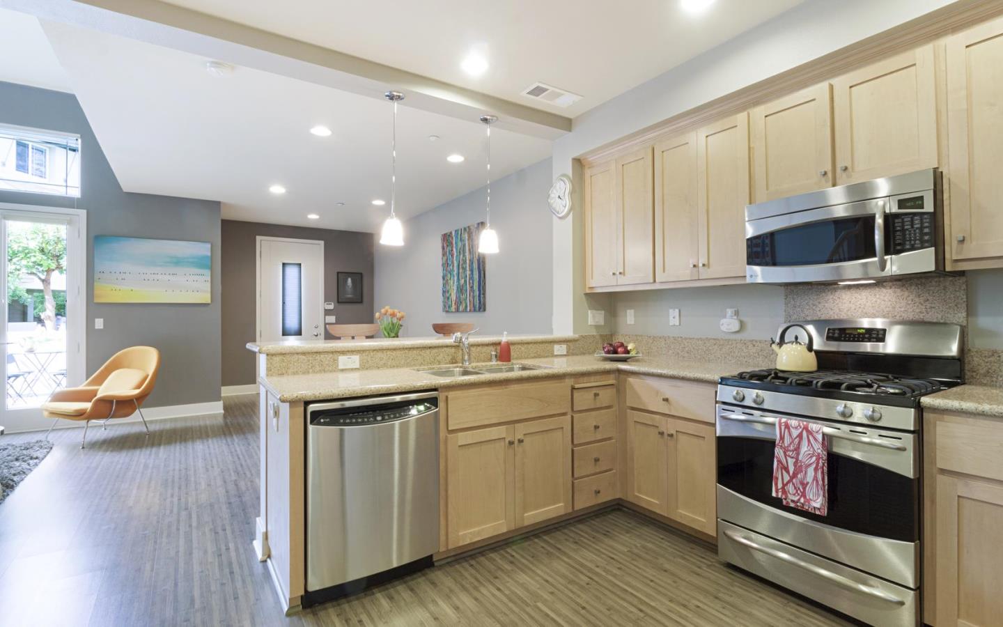 102 Evandale Ave