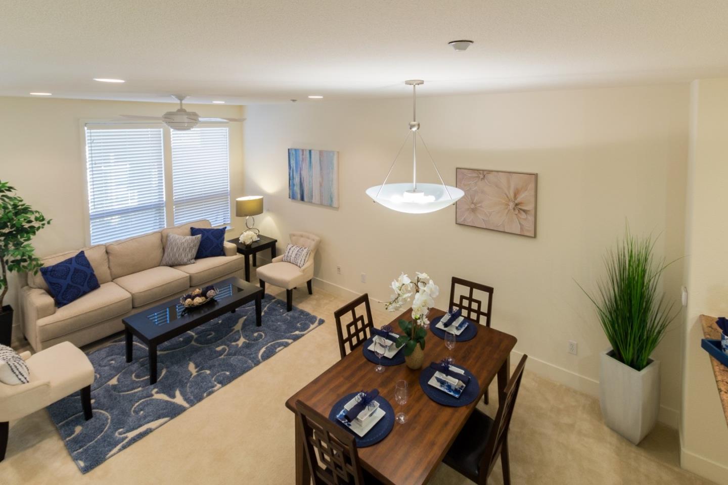 182 Thompson Sq