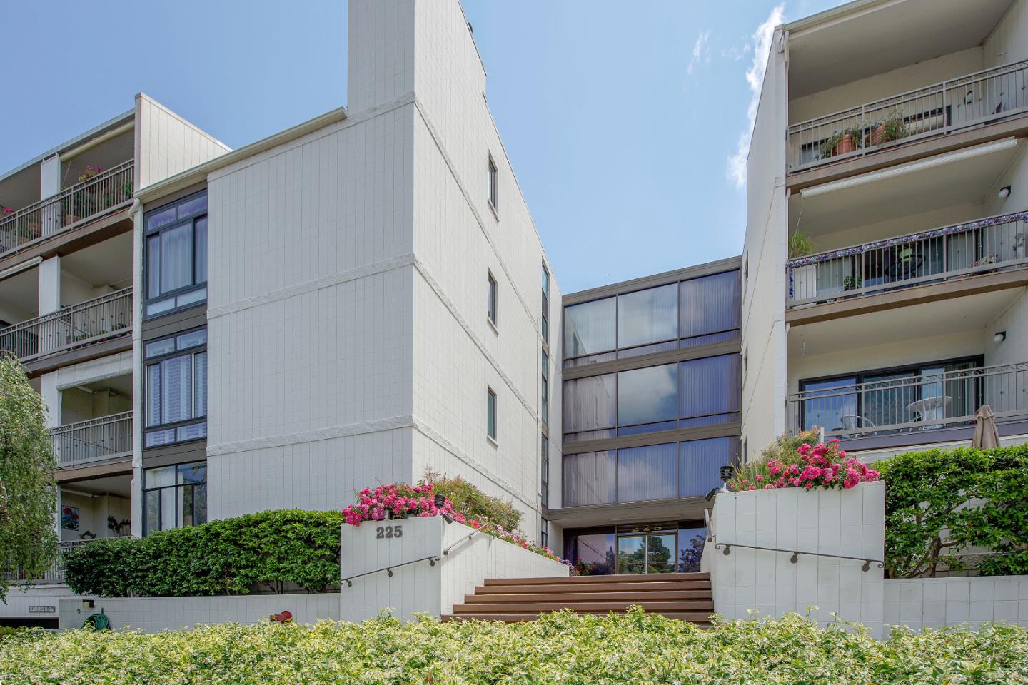For Sale: 225 Virginia Ave #APT 2F San Mateo, CA 94402