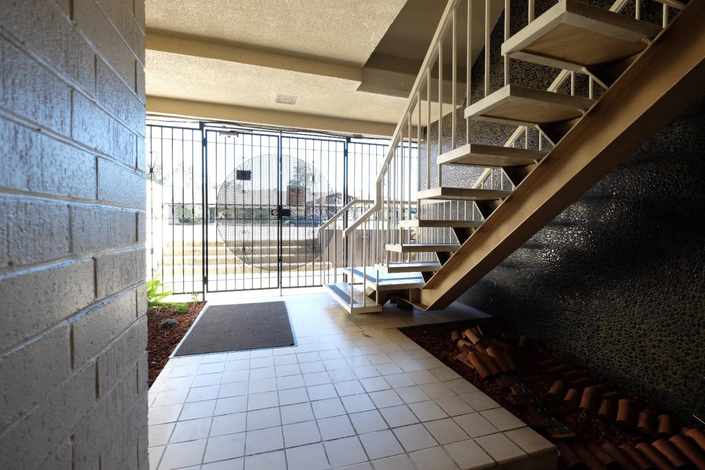 6 Seville Way 205 #205
