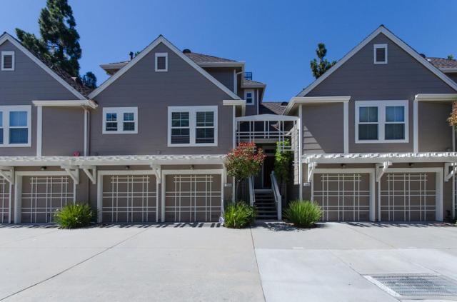 882 Balboa Ln