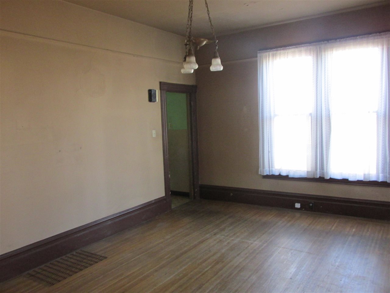 550 Lincoln Ave