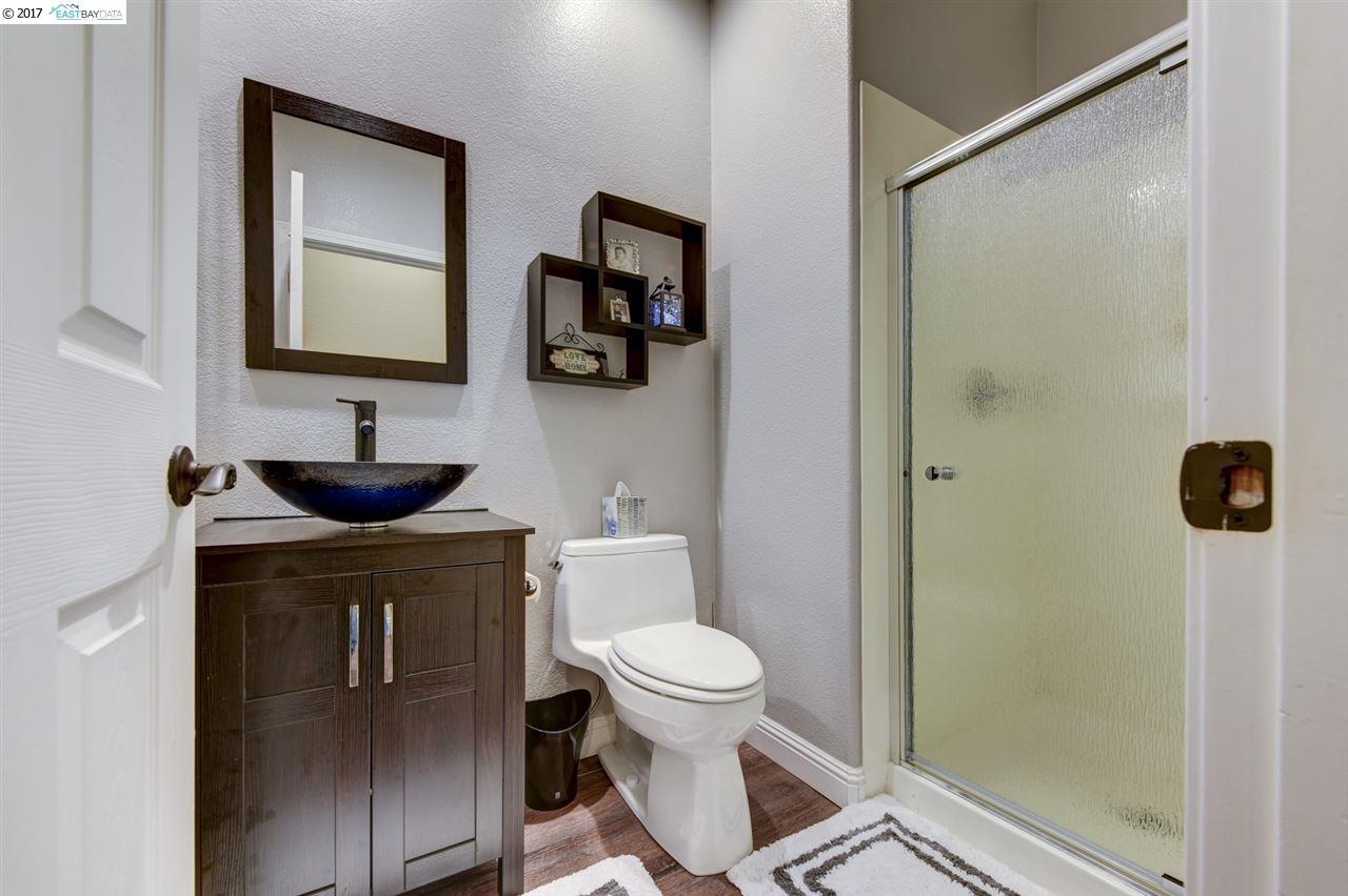 123 Tennyson Ct