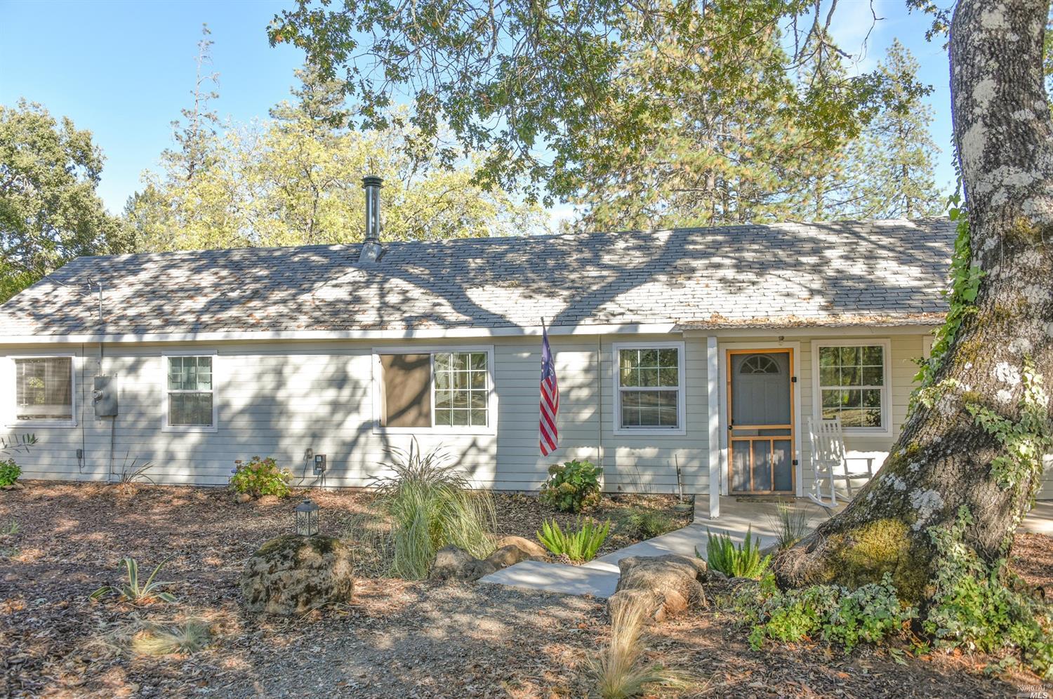 260 White Cottage Rd N