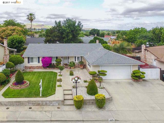 2073 Oakridge Ln