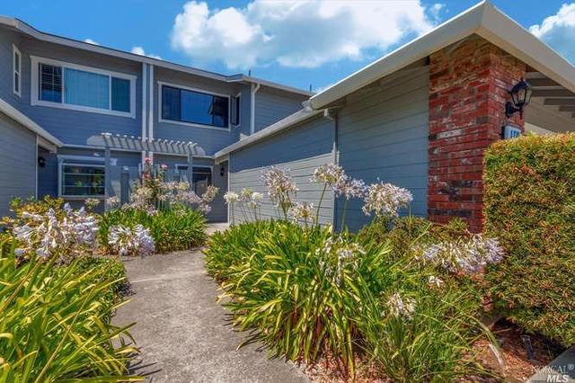 449 Heather Ct