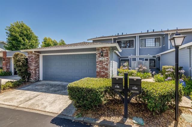 449 Heather Ct